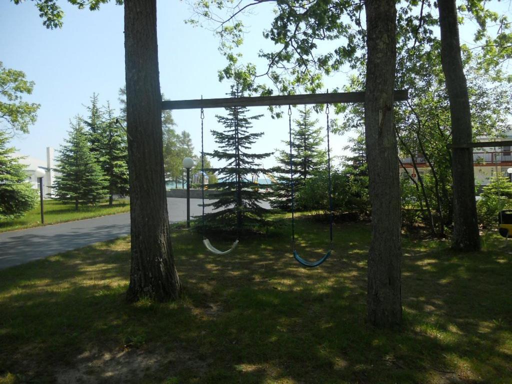 Stefan'S R&R Resort Lincoln Junction Exterior photo
